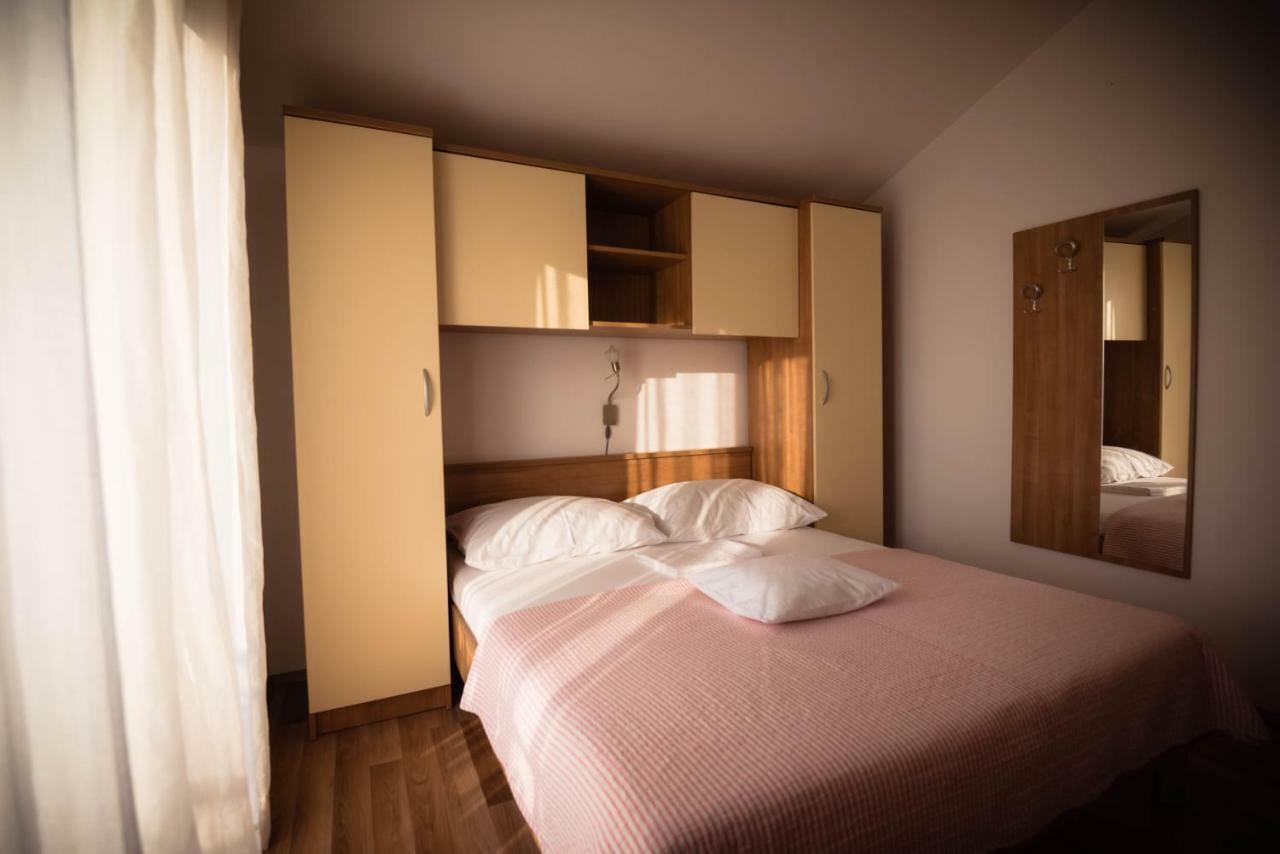 Apartmani Bare i Danica Grebaštica Exterior foto