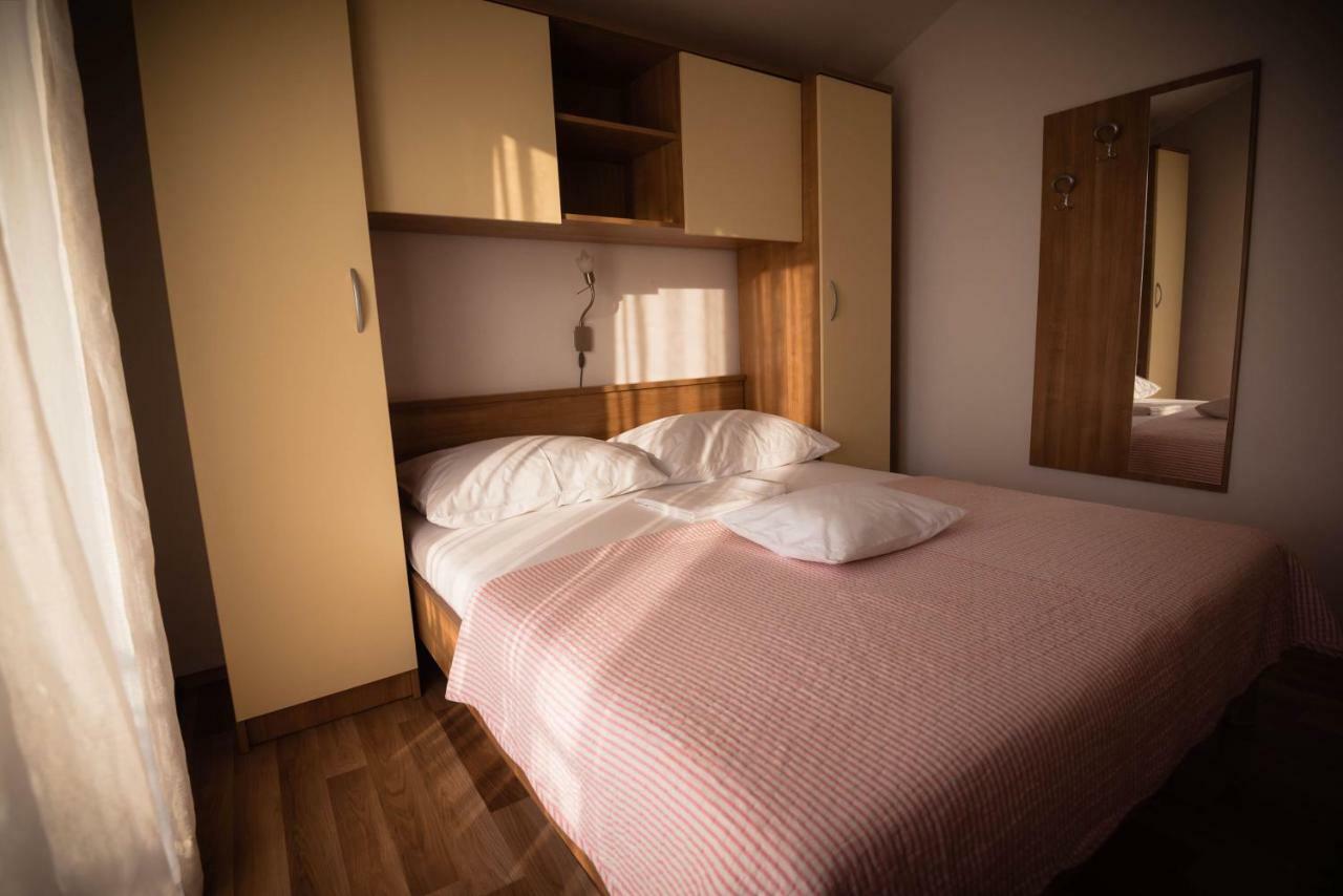 Apartmani Bare i Danica Grebaštica Exterior foto